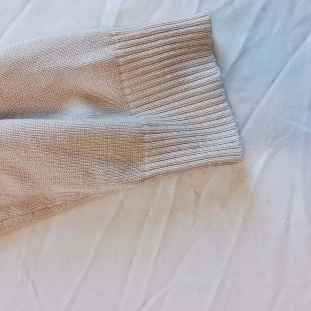 Sweater - Picture 4 of 8